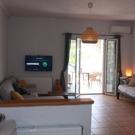 Sea And Mountain View Villa กาลามาตา ภายนอก รูปภาพ