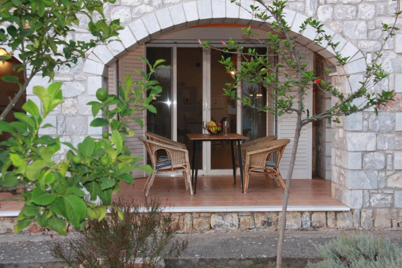Sea And Mountain View Villa กาลามาตา ภายนอก รูปภาพ