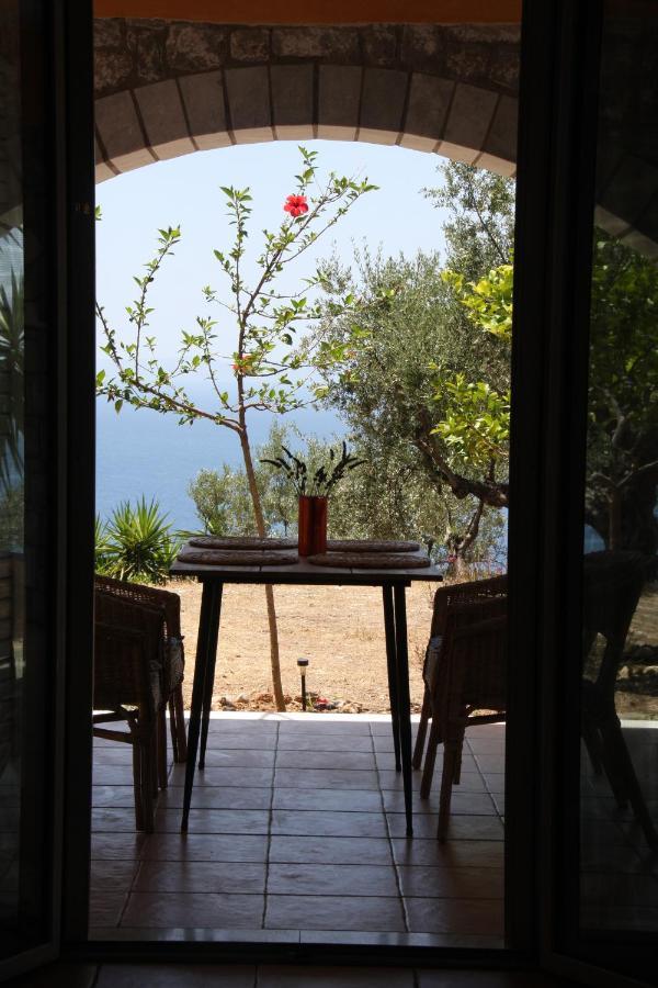 Sea And Mountain View Villa กาลามาตา ภายนอก รูปภาพ